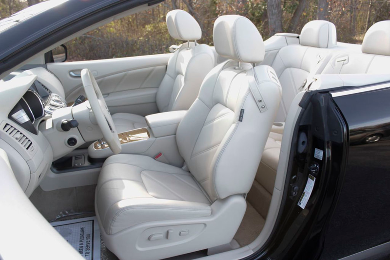 Illustration for article titled For $17,995, This 2011 Nissan Murano CrossCabriolet Could Let Your Freak Flag Fly
